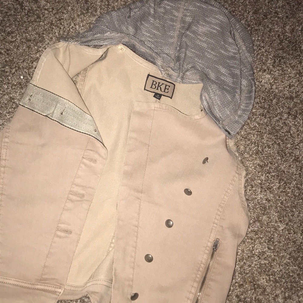 Sleeveless Jacket